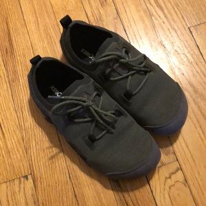 Xero “barefoot” shoes - dark olive green - Oswego